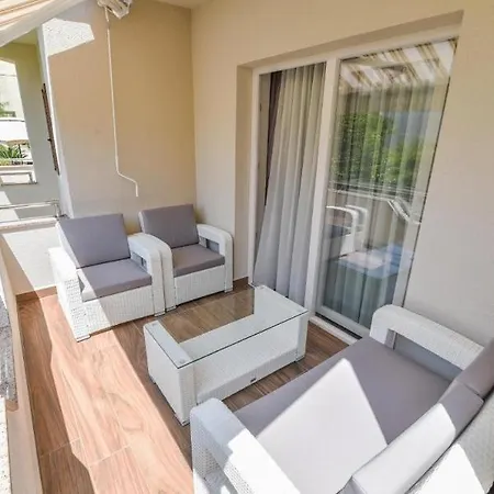 Appartement With A Parking Space - 15790 Zadar