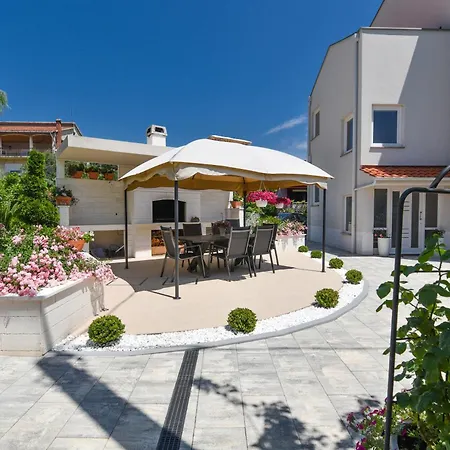 With A Parking Space - 15790 Appartement