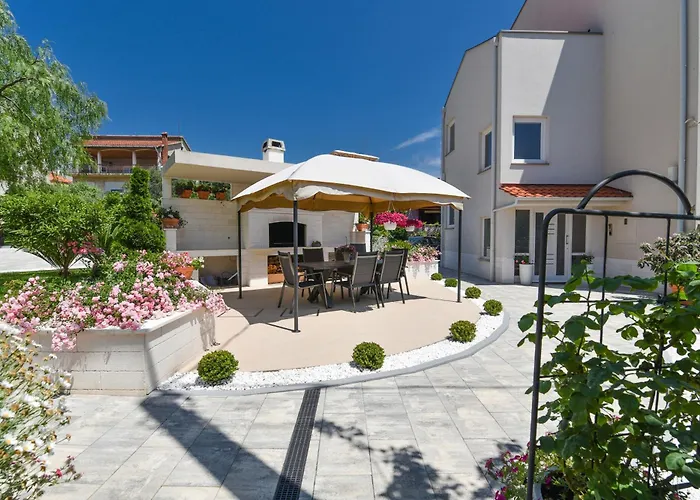 With A Parking Space - 15790 شقة